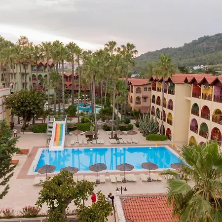 Club Tropical Otel 4*